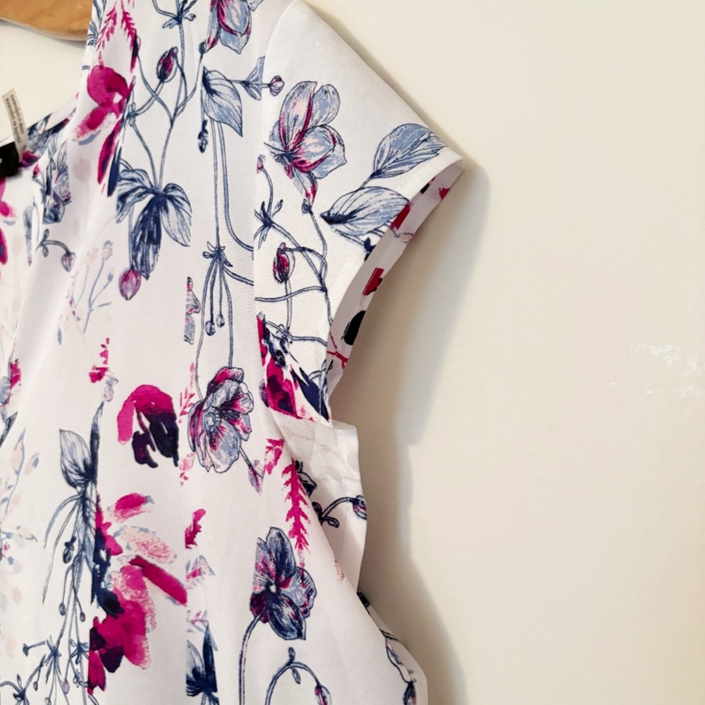 Ivanka Trump Womens  Blouse Multicolored Flutter Sleeve Floral V-neck Size Small - Picture 5 of 10